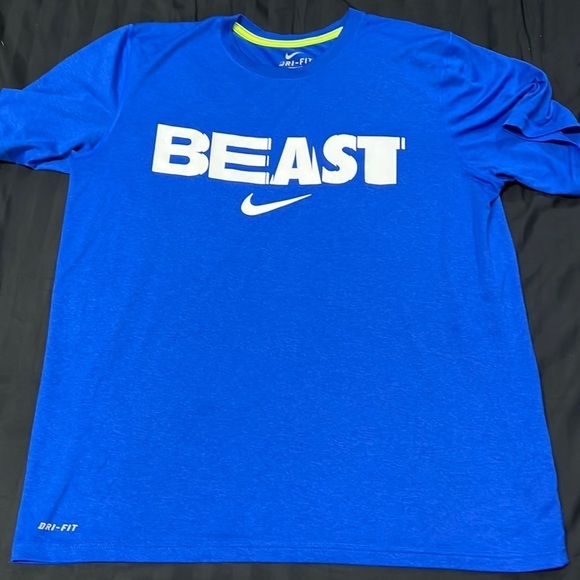 Nike Other - MEN'S Nike shirt size large new